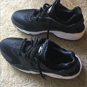 Women air Nike Hurache size 7.5